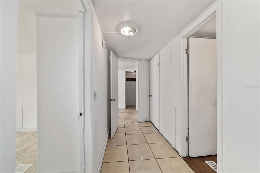 For Sale: $100,000 (3 beds, 2 baths, 1104 Square Feet)