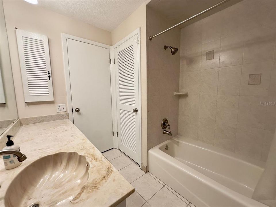 For Rent: $4,200 (4 beds, 2 baths, 2324 Square Feet)