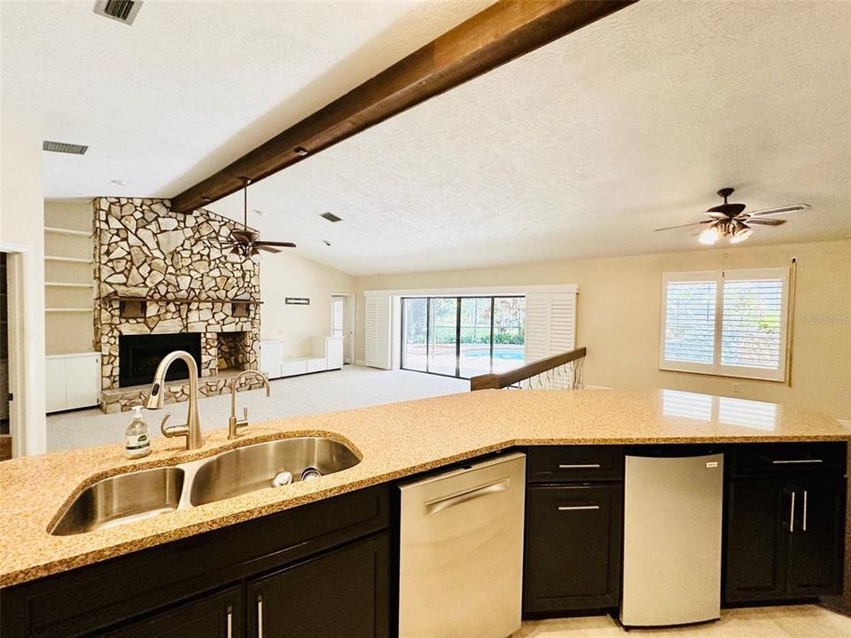 For Rent: $4,200 (4 beds, 2 baths, 2324 Square Feet)