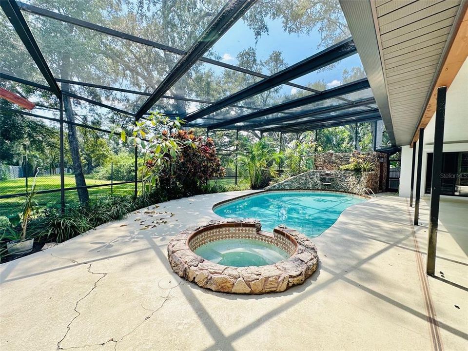 For Rent: $4,200 (4 beds, 2 baths, 2324 Square Feet)