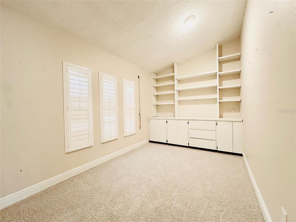 For Rent: $4,200 (4 beds, 2 baths, 2324 Square Feet)