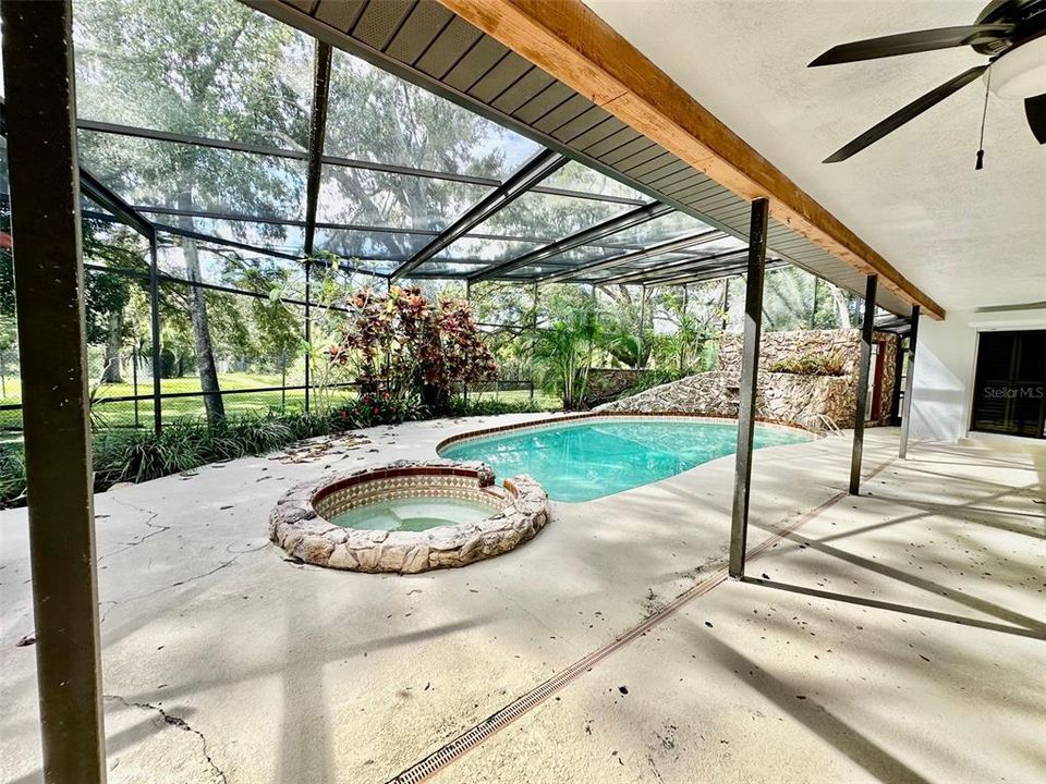 For Rent: $4,200 (4 beds, 2 baths, 2324 Square Feet)