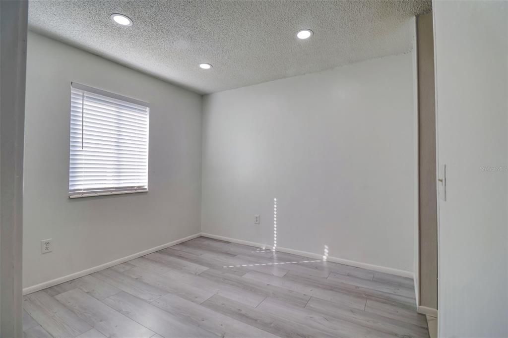 Active With Contract: $1,744 (2 beds, 2 baths, 1005 Square Feet)
