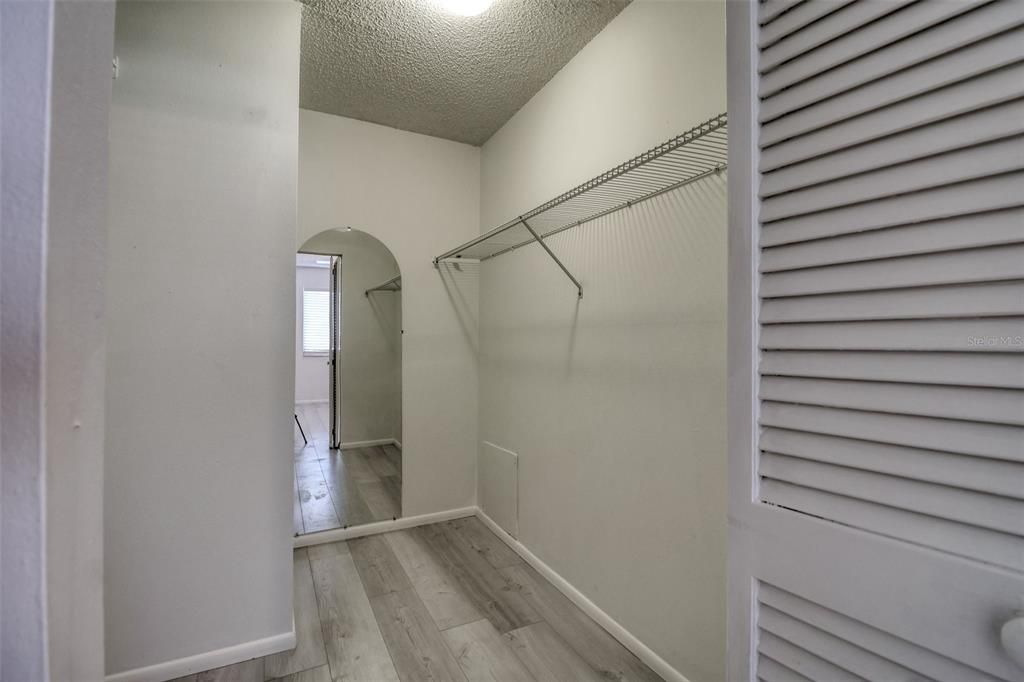 Active With Contract: $1,744 (2 beds, 2 baths, 1005 Square Feet)