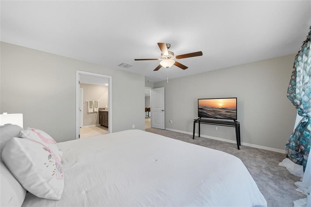 For Rent: $2,350 (4 beds, 2 baths, 2270 Square Feet)