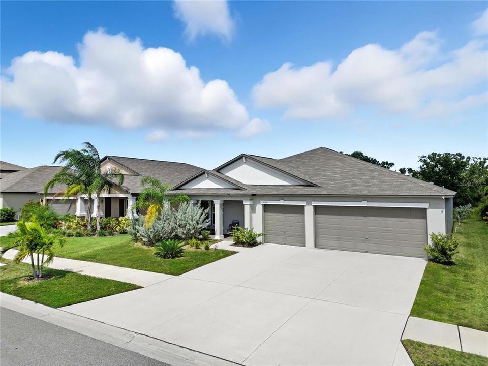 For Rent: $2,350 (4 beds, 2 baths, 2270 Square Feet)