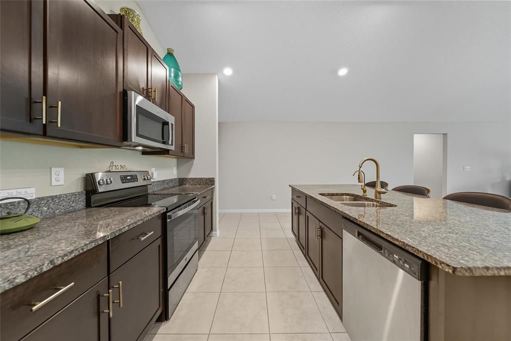 For Rent: $2,350 (4 beds, 2 baths, 2270 Square Feet)