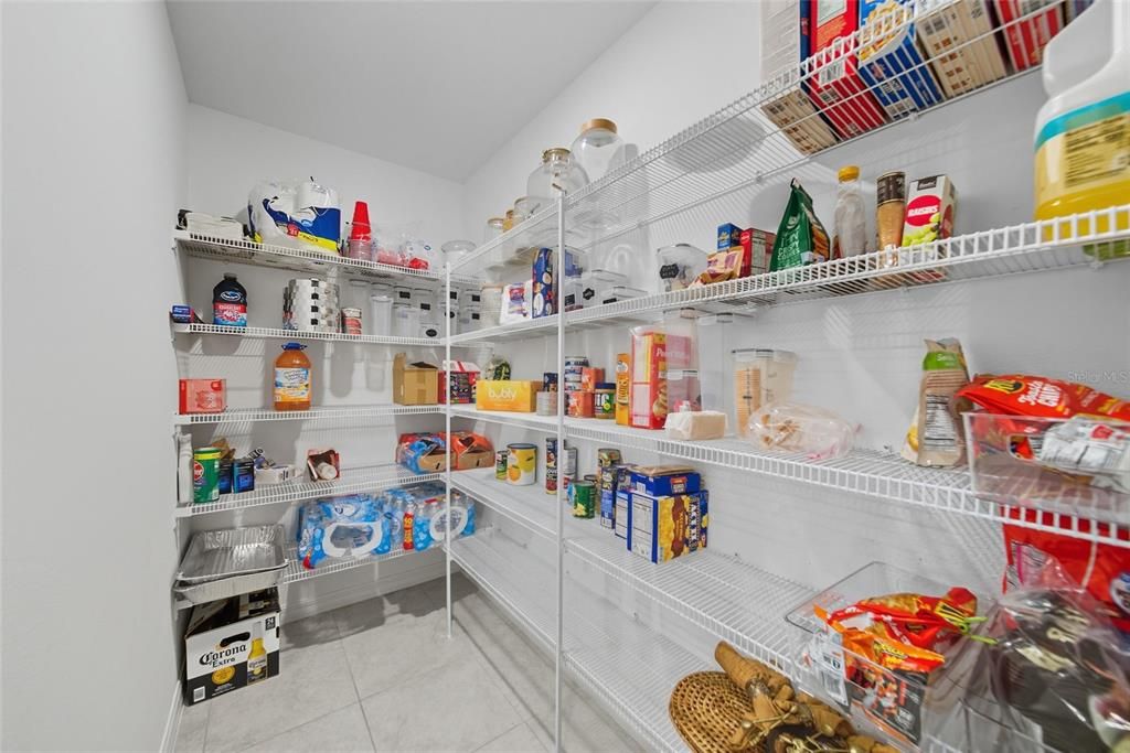 For Rent: $2,350 (4 beds, 2 baths, 2270 Square Feet)