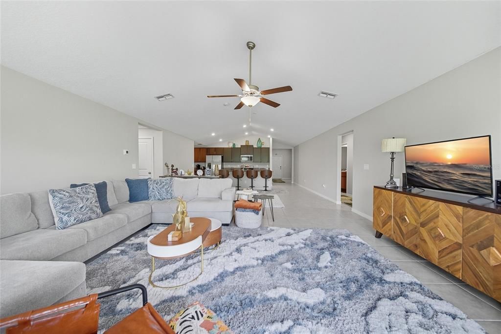 For Rent: $2,350 (4 beds, 2 baths, 2270 Square Feet)