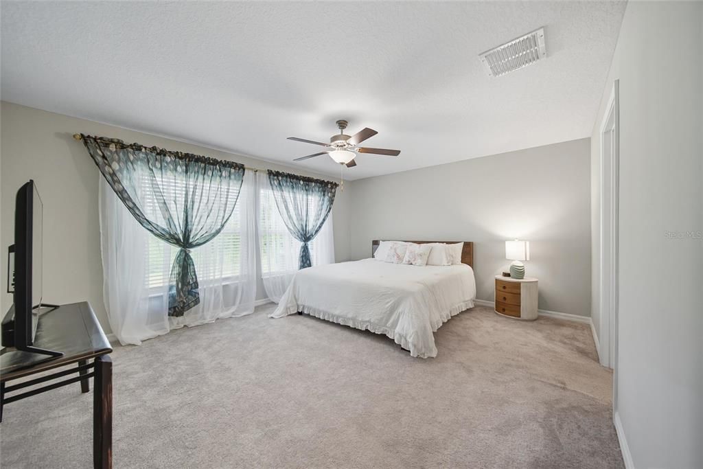 For Rent: $2,350 (4 beds, 2 baths, 2270 Square Feet)