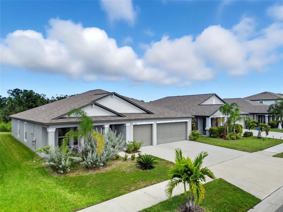 For Rent: $2,350 (4 beds, 2 baths, 2270 Square Feet)