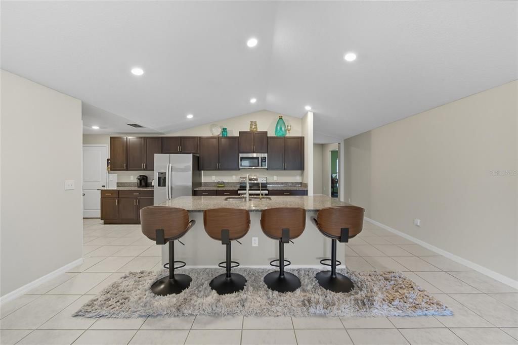 For Rent: $2,350 (4 beds, 2 baths, 2270 Square Feet)