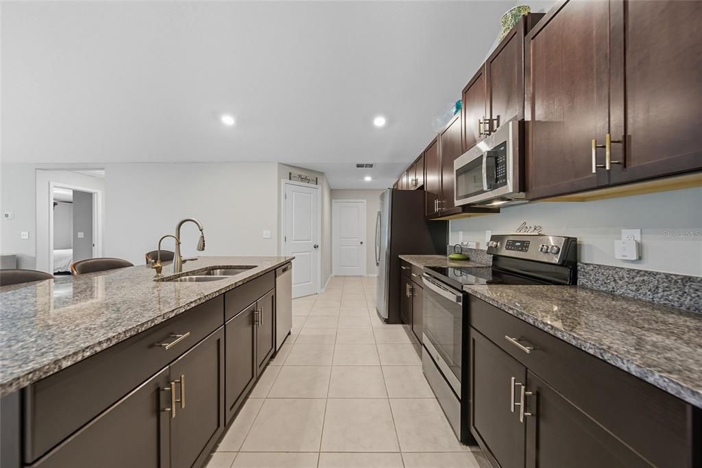 For Rent: $2,350 (4 beds, 2 baths, 2270 Square Feet)