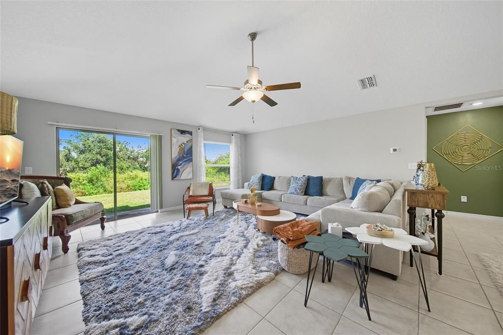 For Rent: $2,350 (4 beds, 2 baths, 2270 Square Feet)