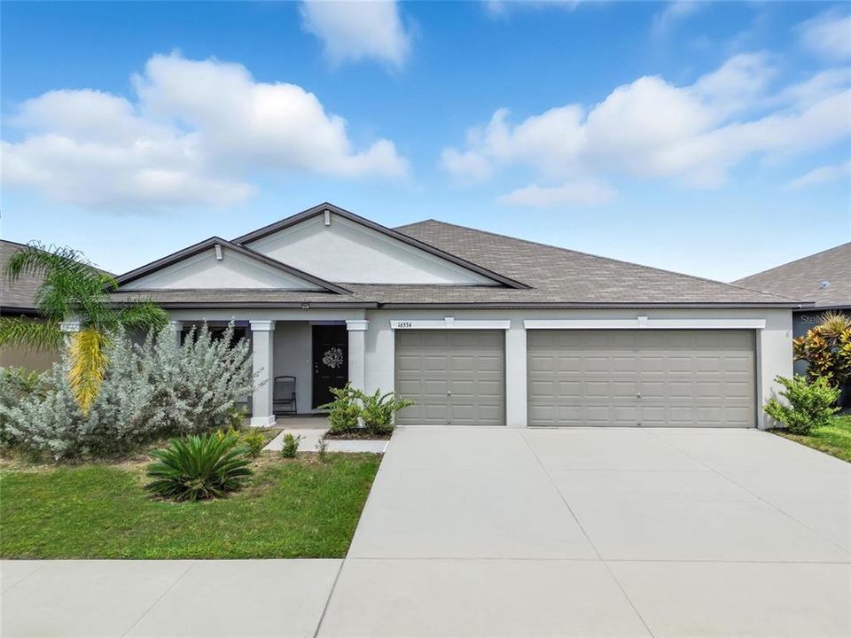 For Rent: $2,350 (4 beds, 2 baths, 2270 Square Feet)