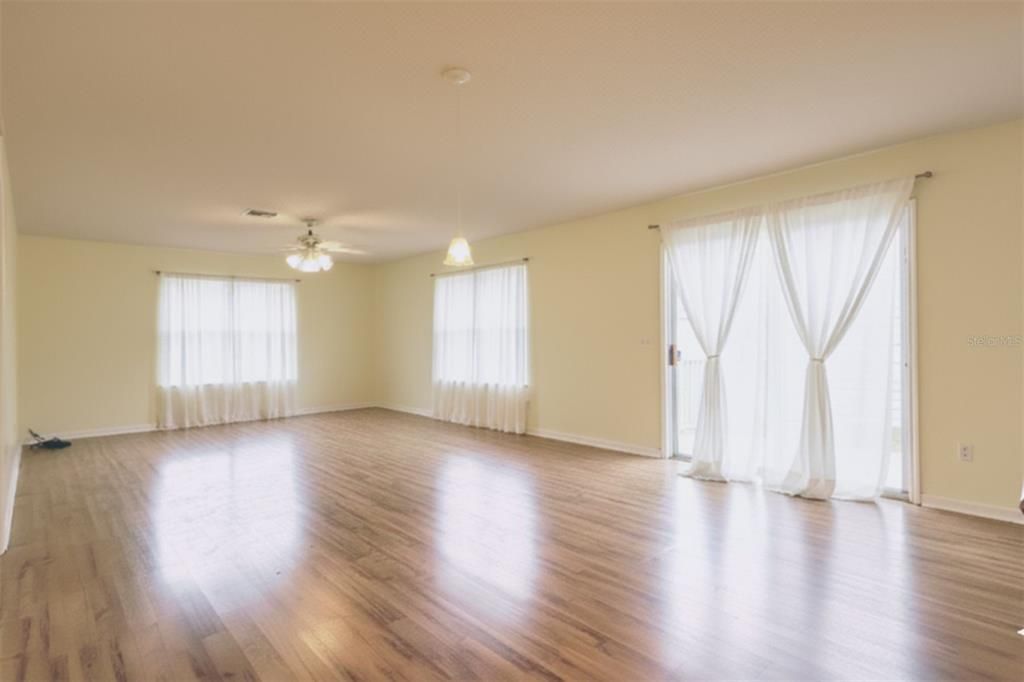 En Venta: $209,000 (1 camas, 1 baños, 920 Pies cuadrados)