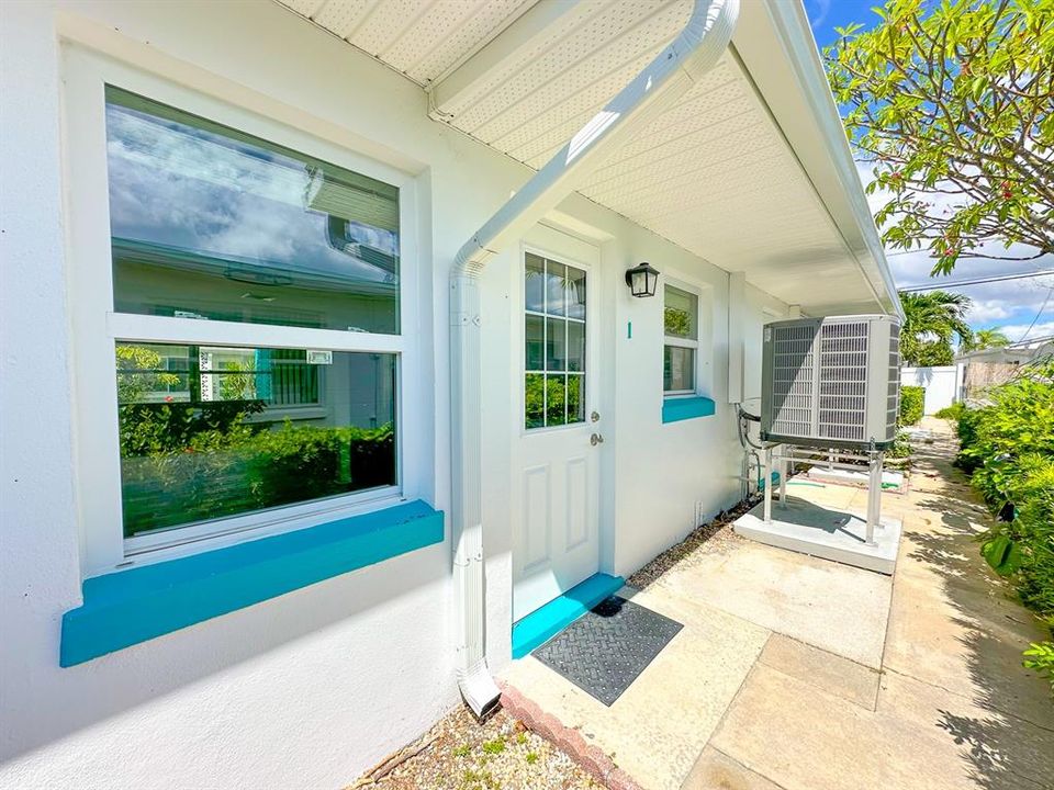 待售: $875,000 (4 贝兹, 0 浴室, 2204 平方英尺)