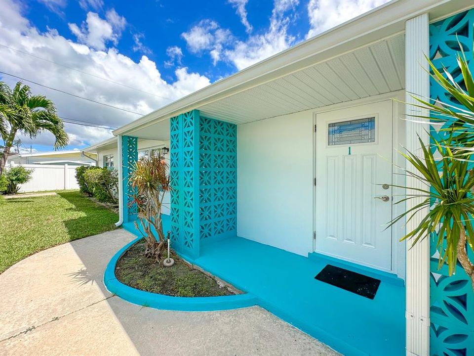 待售: $875,000 (4 贝兹, 0 浴室, 2204 平方英尺)