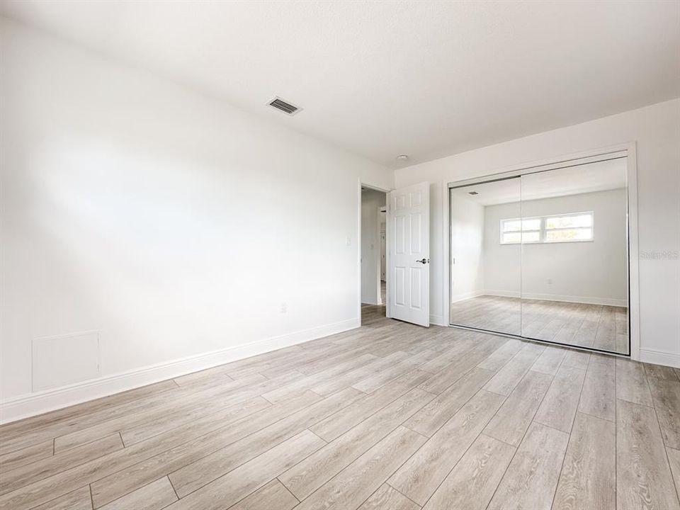 待售: $875,000 (4 贝兹, 0 浴室, 2204 平方英尺)