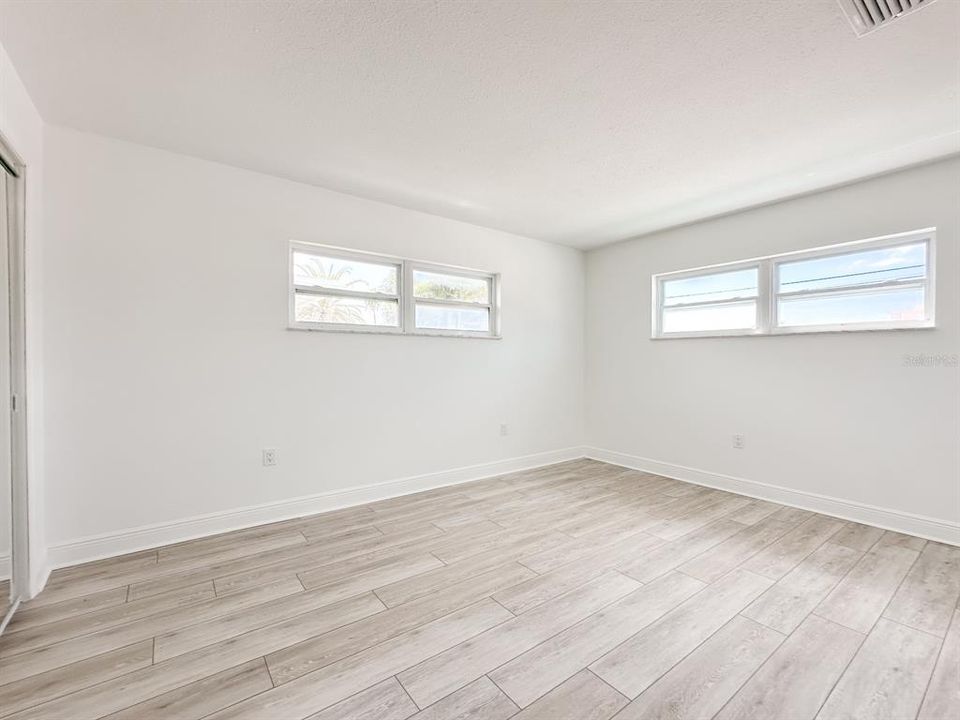 待售: $875,000 (4 贝兹, 0 浴室, 2204 平方英尺)