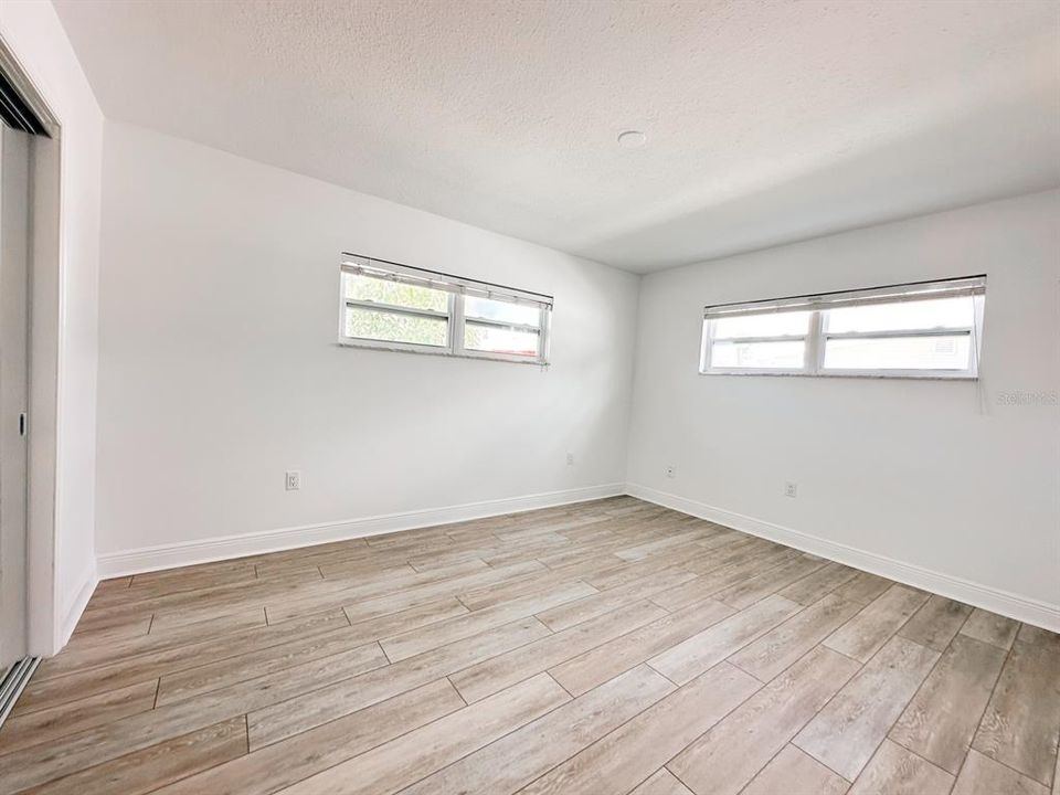 待售: $875,000 (4 贝兹, 0 浴室, 2204 平方英尺)