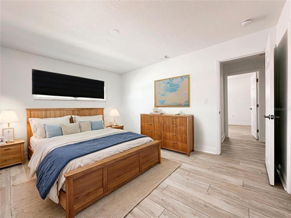 待售: $875,000 (4 贝兹, 0 浴室, 2204 平方英尺)