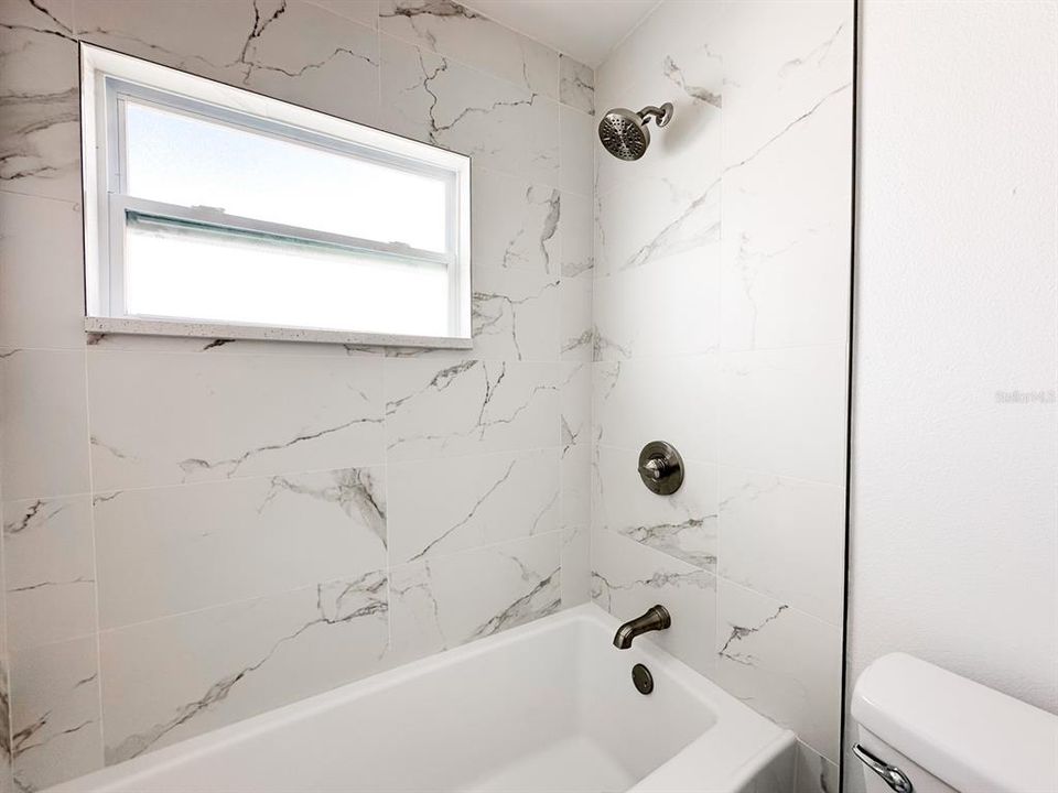 待售: $875,000 (4 贝兹, 0 浴室, 2204 平方英尺)