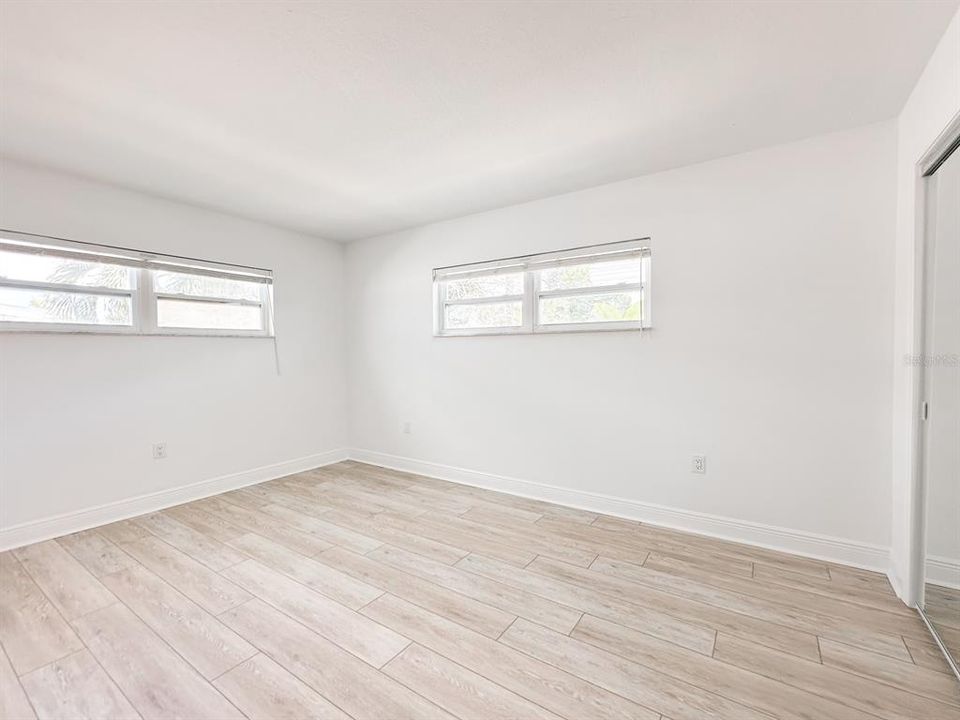 待售: $875,000 (4 贝兹, 0 浴室, 2204 平方英尺)