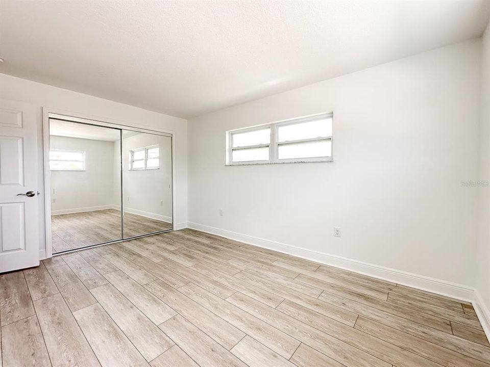 待售: $875,000 (4 贝兹, 0 浴室, 2204 平方英尺)