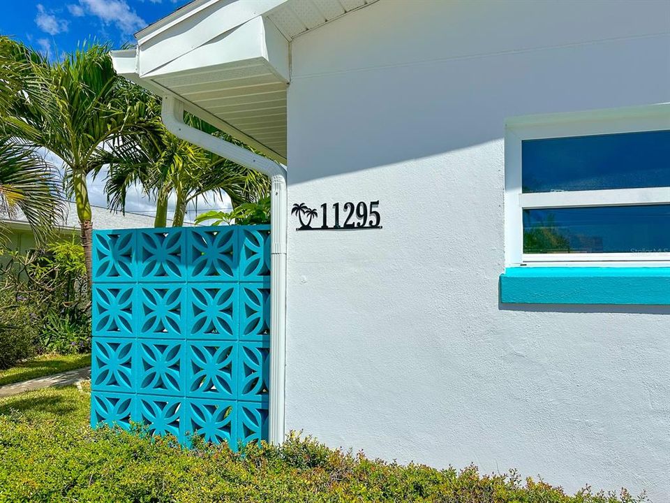 待售: $875,000 (4 贝兹, 0 浴室, 2204 平方英尺)