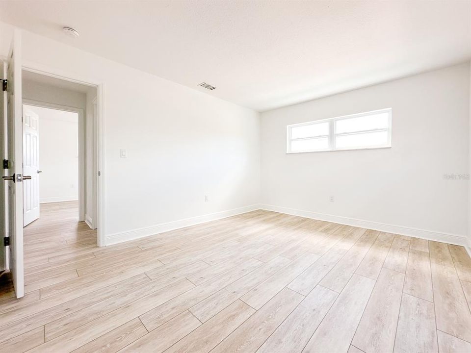 待售: $875,000 (4 贝兹, 0 浴室, 2204 平方英尺)