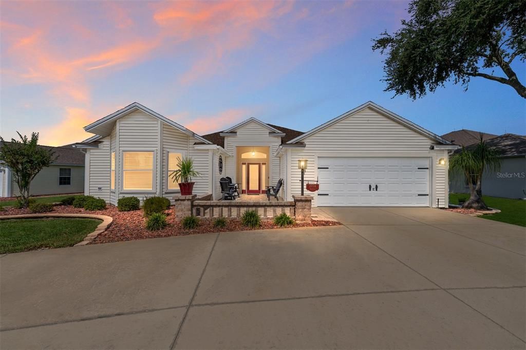 For Sale: $685,500 (3 beds, 2 baths, 2312 Square Feet)