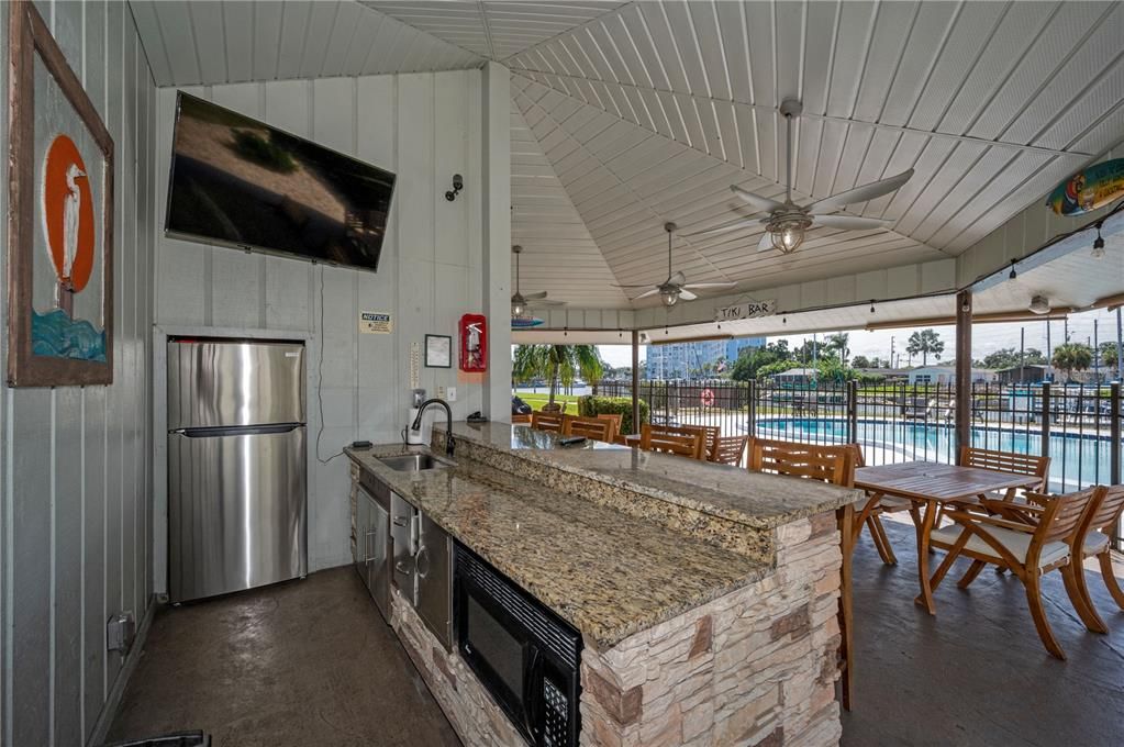 待售: $229,000 (2 贝兹, 2 浴室, 956 平方英尺)