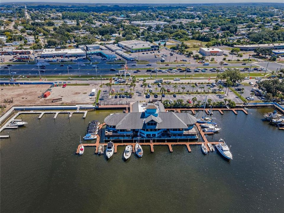 待售: $229,000 (2 贝兹, 2 浴室, 956 平方英尺)