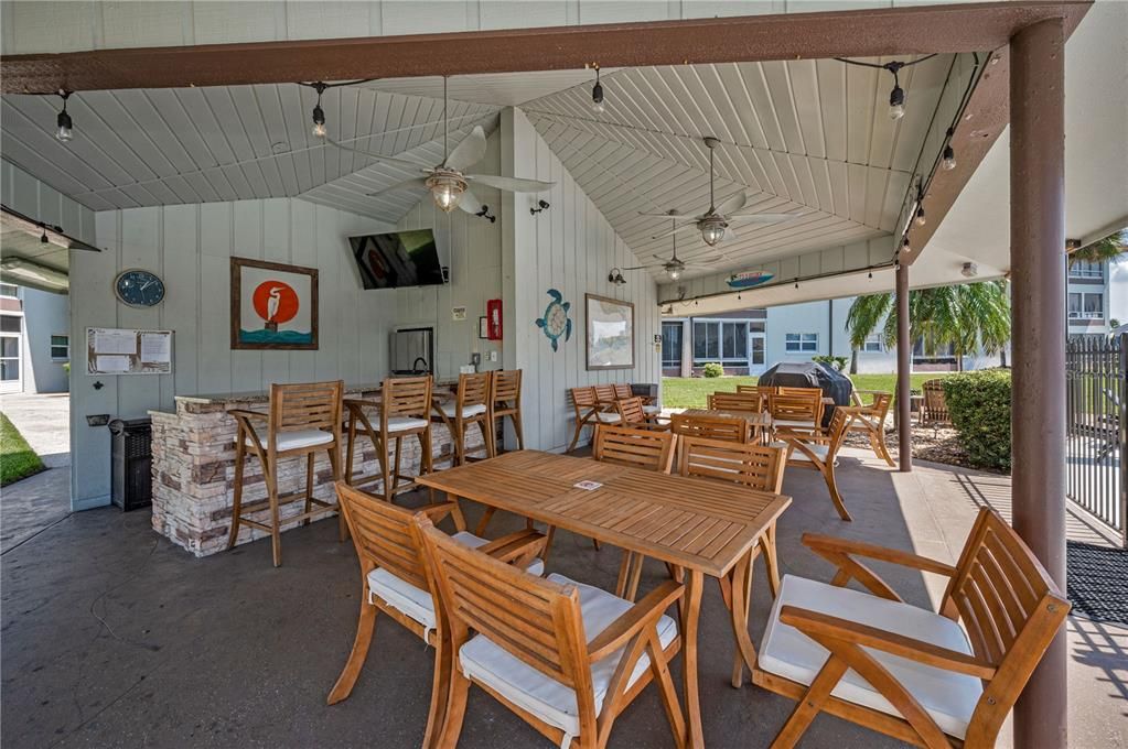 待售: $229,000 (2 贝兹, 2 浴室, 956 平方英尺)