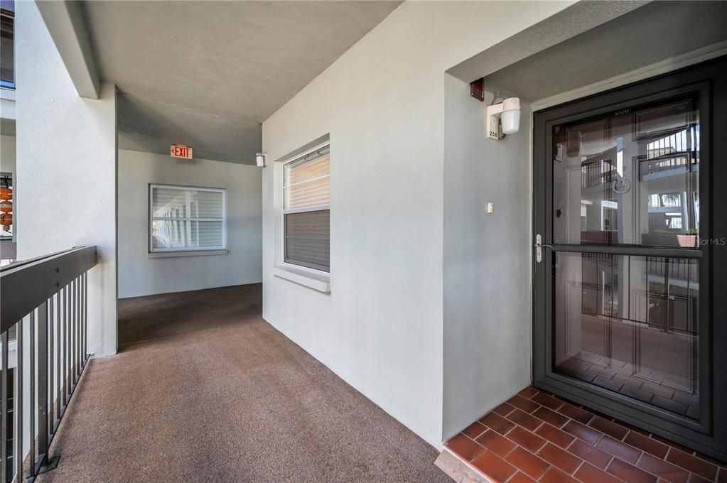 待售: $229,000 (2 贝兹, 2 浴室, 956 平方英尺)