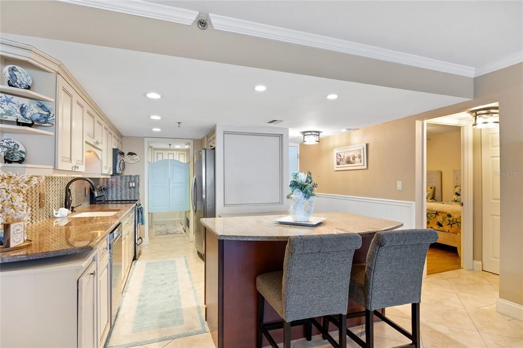 待售: $790,000 (2 贝兹, 2 浴室, 1190 平方英尺)