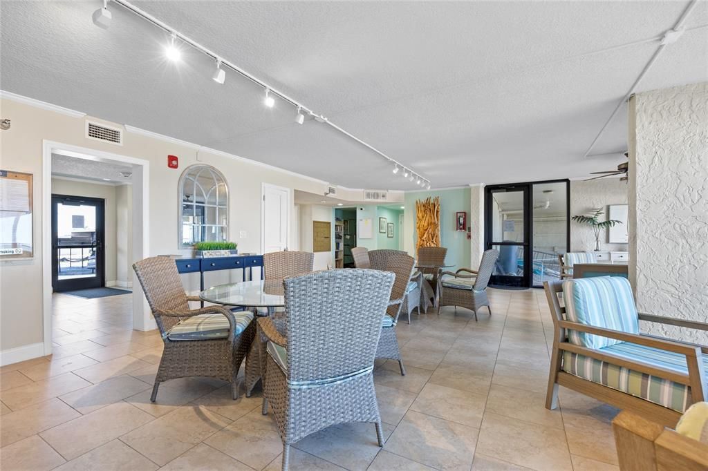 待售: $790,000 (2 贝兹, 2 浴室, 1190 平方英尺)