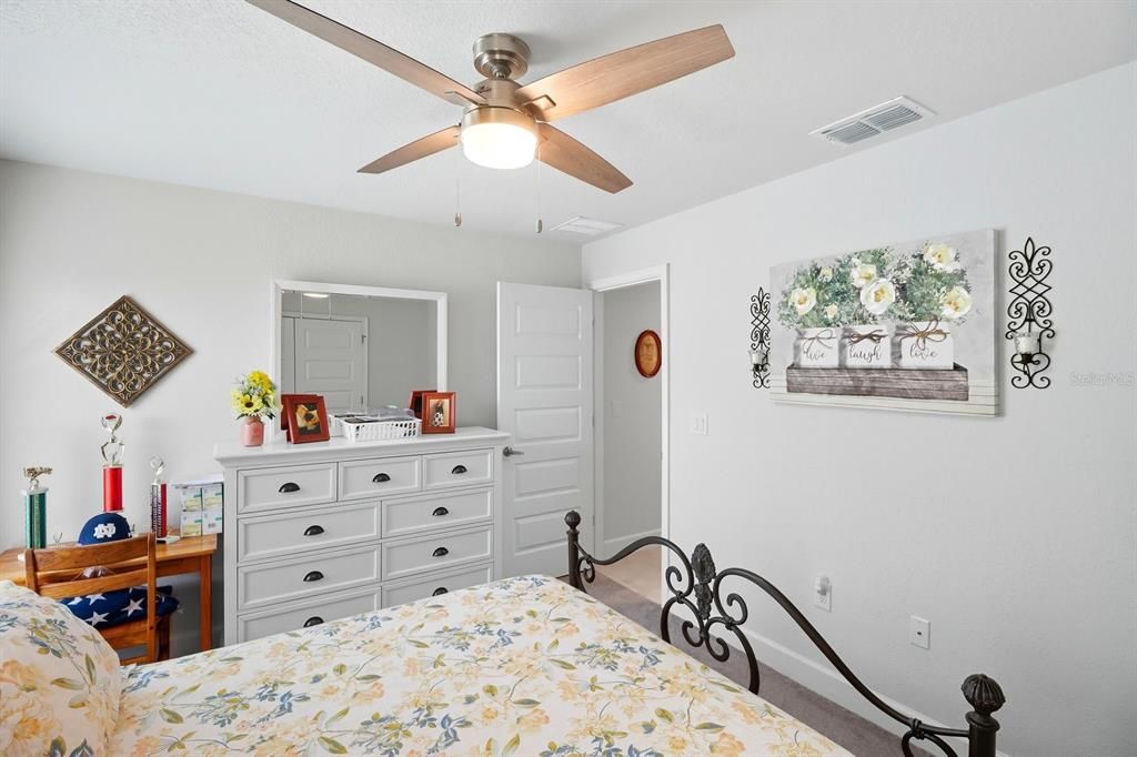 En Venta: $475,000 (4 camas, 3 baños, 2508 Pies cuadrados)