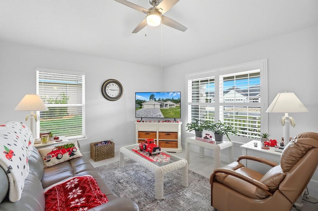 En Venta: $475,000 (4 camas, 3 baños, 2508 Pies cuadrados)