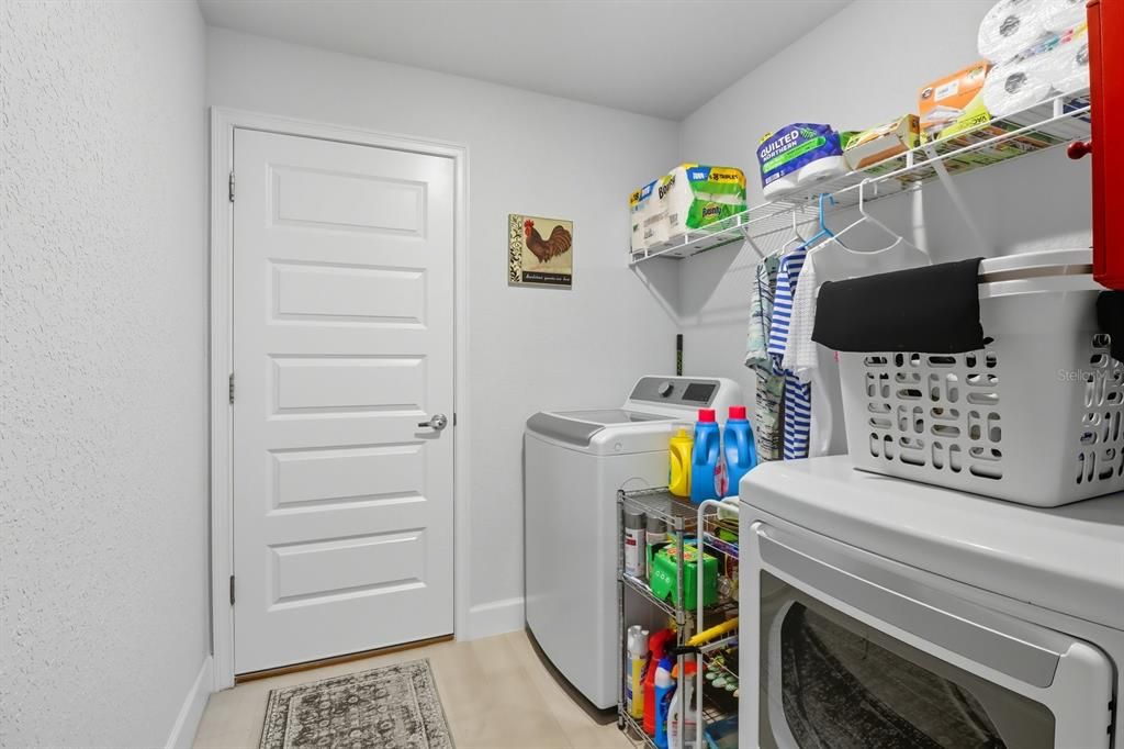 En Venta: $475,000 (4 camas, 3 baños, 2508 Pies cuadrados)