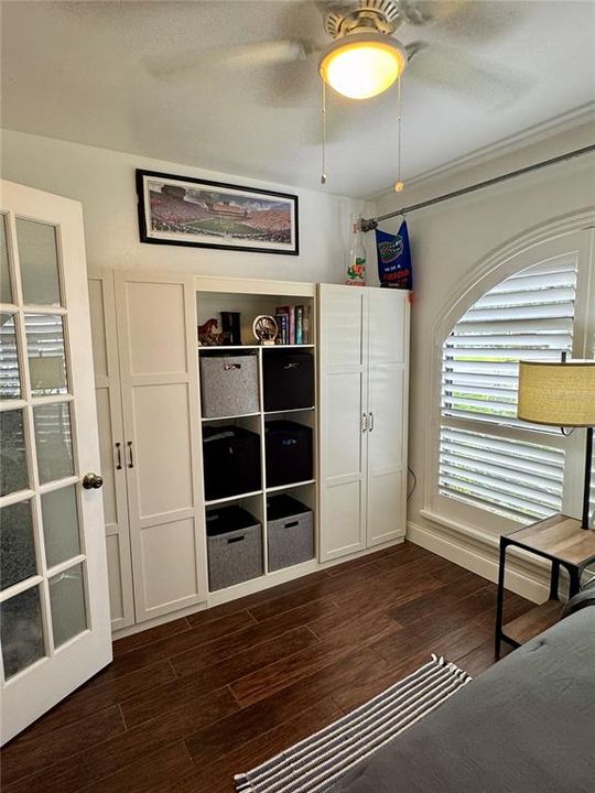 合同活跃: $799,900 (3 贝兹, 2 浴室, 1742 平方英尺)