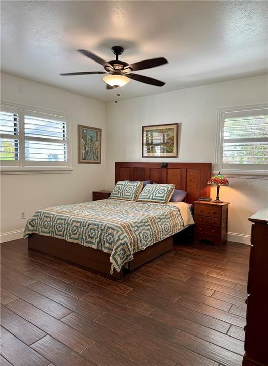 合同活跃: $799,900 (3 贝兹, 2 浴室, 1742 平方英尺)