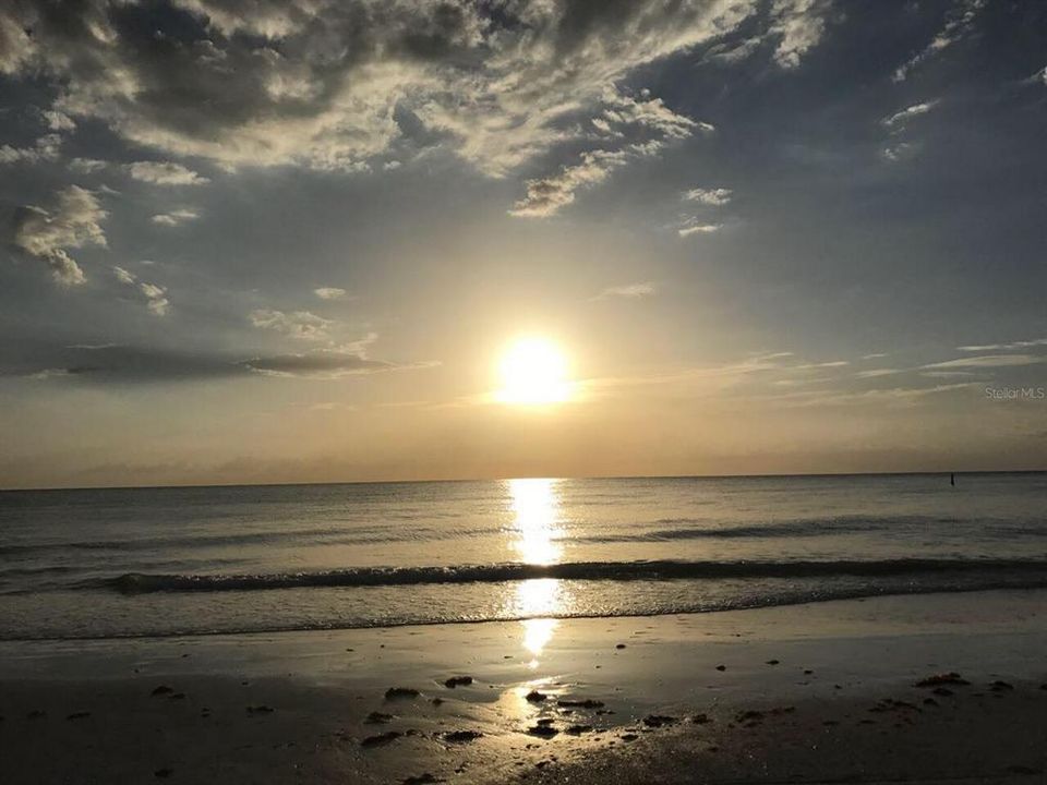 На продажу: $259,900 (1 спален, 2 ванн, 1050 Квадратных фут)