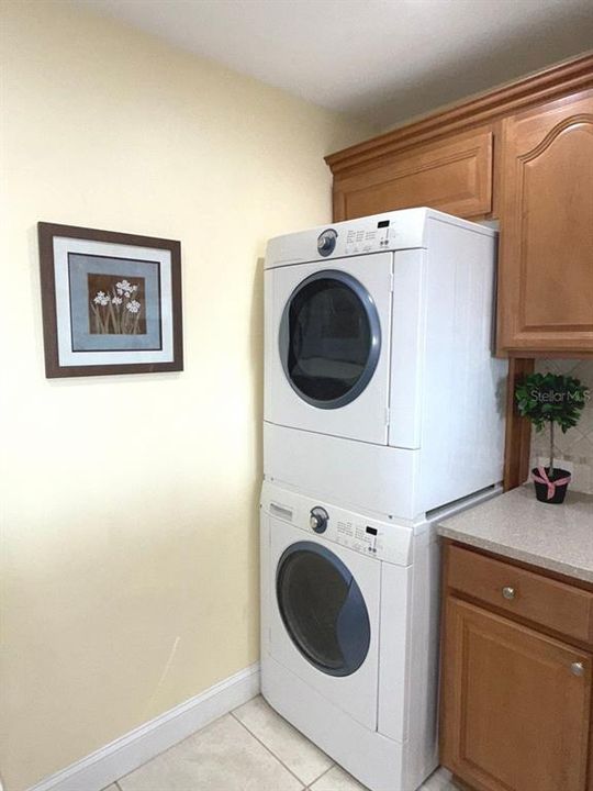 На продажу: $259,900 (1 спален, 2 ванн, 1050 Квадратных фут)