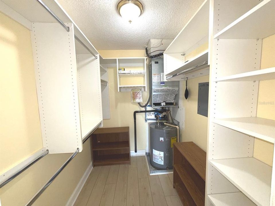 На продажу: $259,900 (1 спален, 2 ванн, 1050 Квадратных фут)