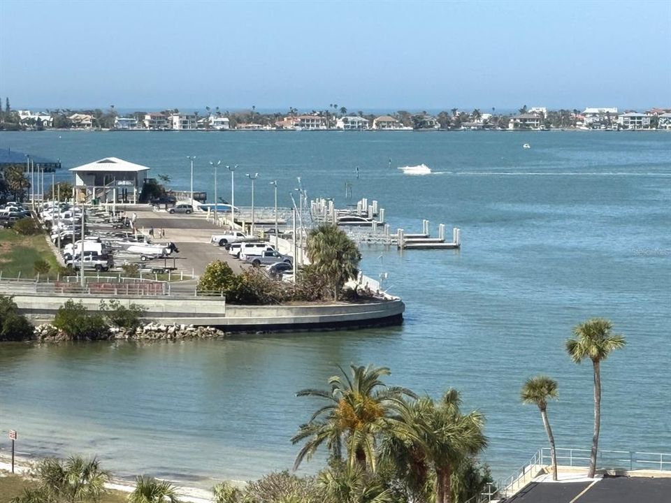 На продажу: $259,900 (1 спален, 2 ванн, 1050 Квадратных фут)