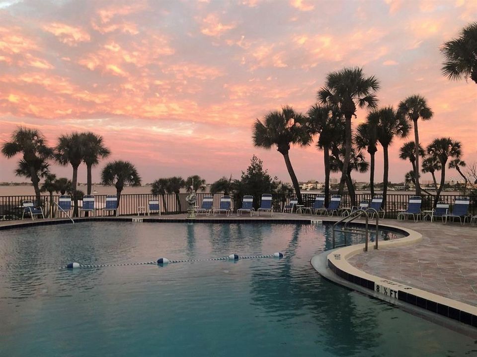 На продажу: $259,900 (1 спален, 2 ванн, 1050 Квадратных фут)