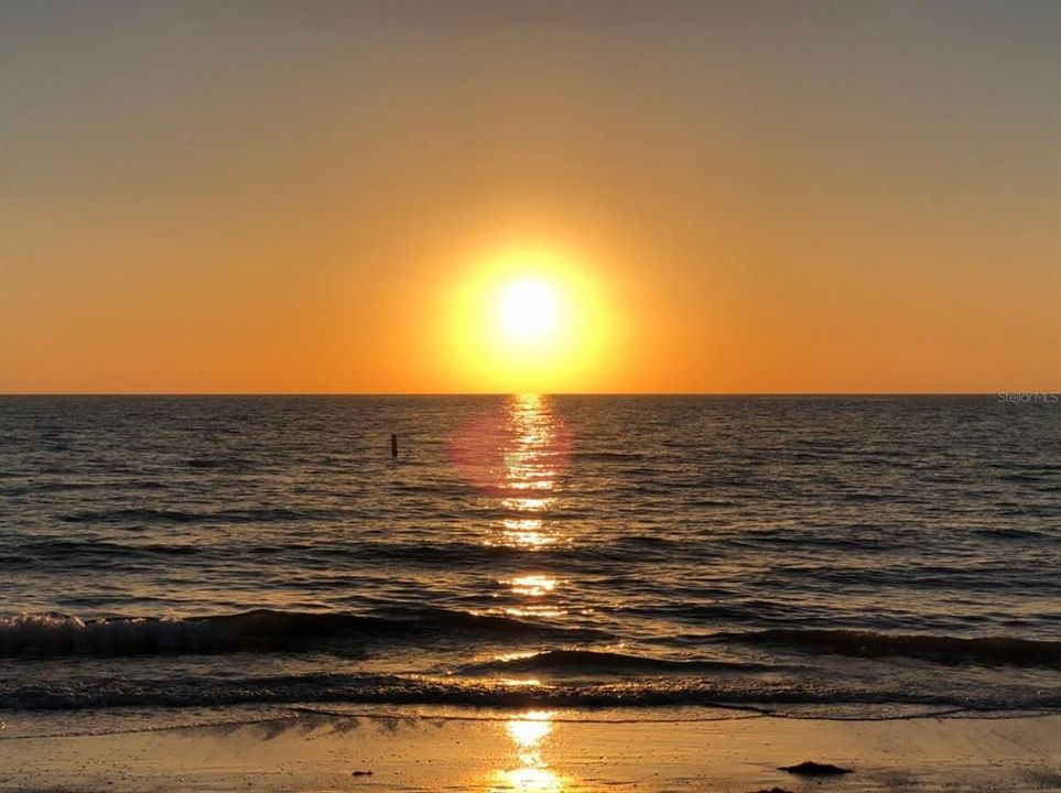 For Sale: $259,900 (1 beds, 2 baths, 1050 Square Feet)