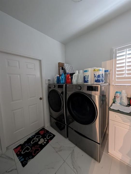 For Rent: $3,500 (4 beds, 3 baths, 2686 Square Feet)